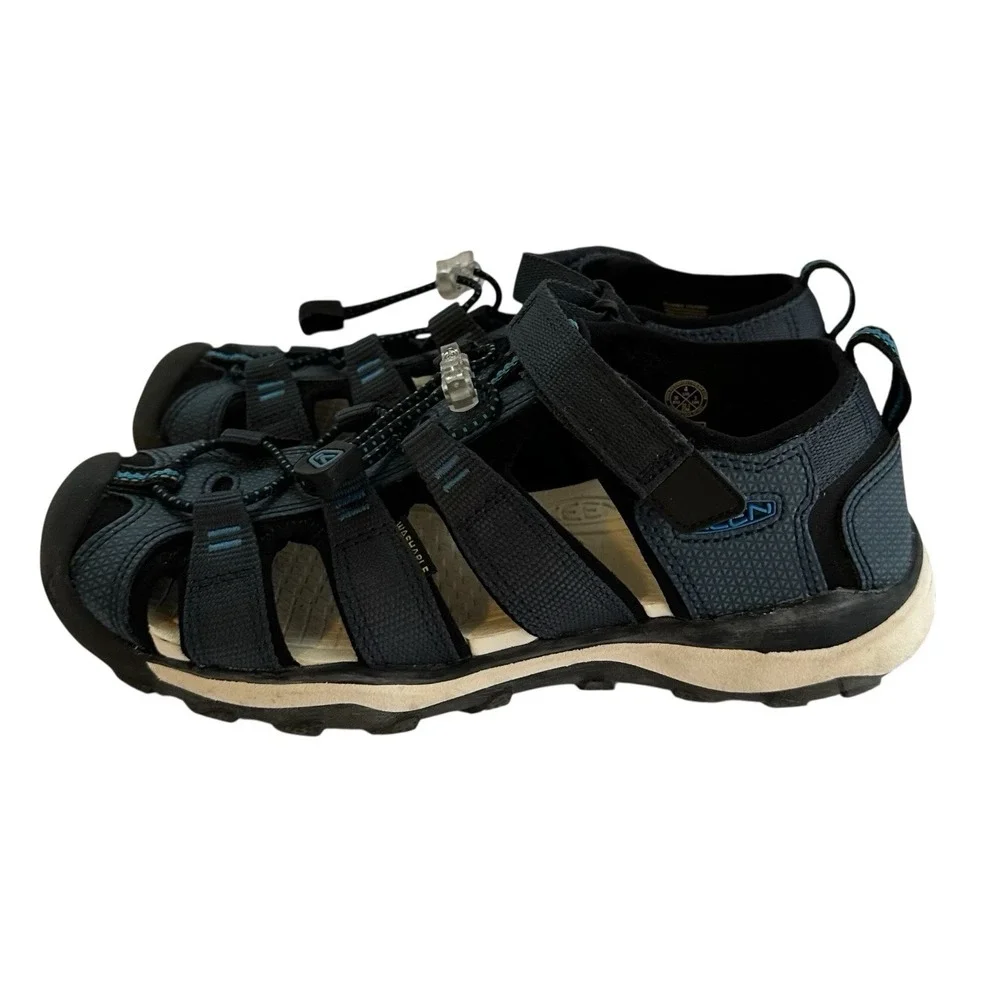 KEEN Newport H2 Youth Size 4 Closed Toe Sandals Blue, Waterproof